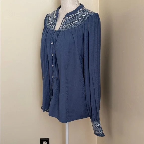 New Westbound Blue Button-Down Blouse - Picture 6 of 15